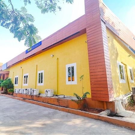 Fabexpress Airport Stay Inn - Nr Hyderabad International Airport, Shamshabad Kültér fotó