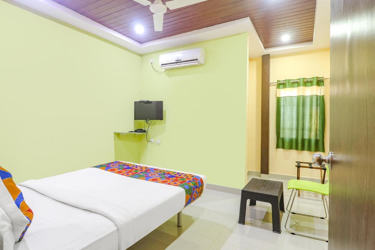 Fabexpress Airport Stay Inn - Nr Hyderabad International Airport, Shamshabad Kültér fotó