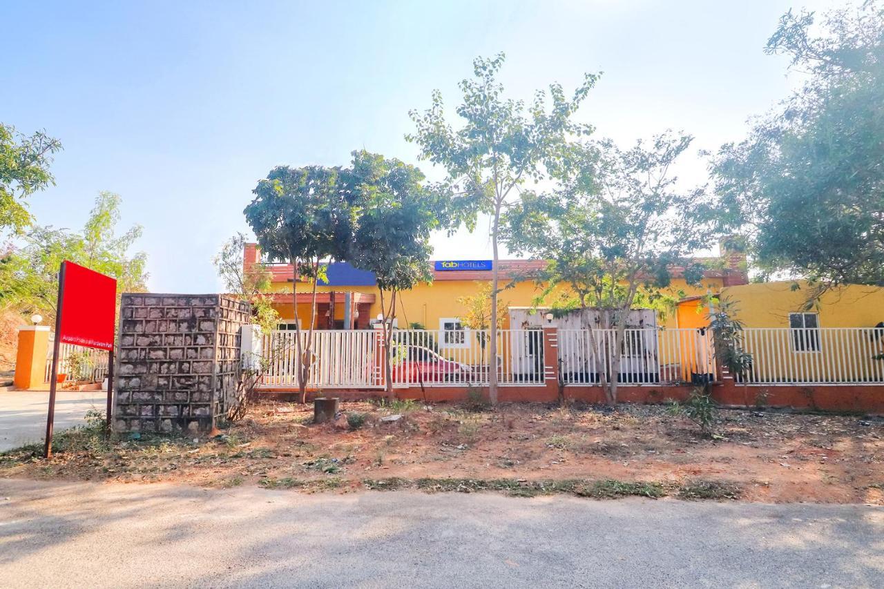 Fabexpress Airport Stay Inn - Nr Hyderabad International Airport, Shamshabad Kültér fotó